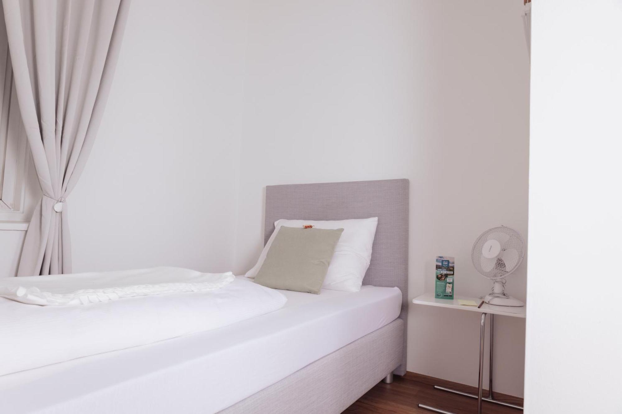 קלגנפורט Cityhotel Am Domplatz Self-Checkin מראה חיצוני תמונה